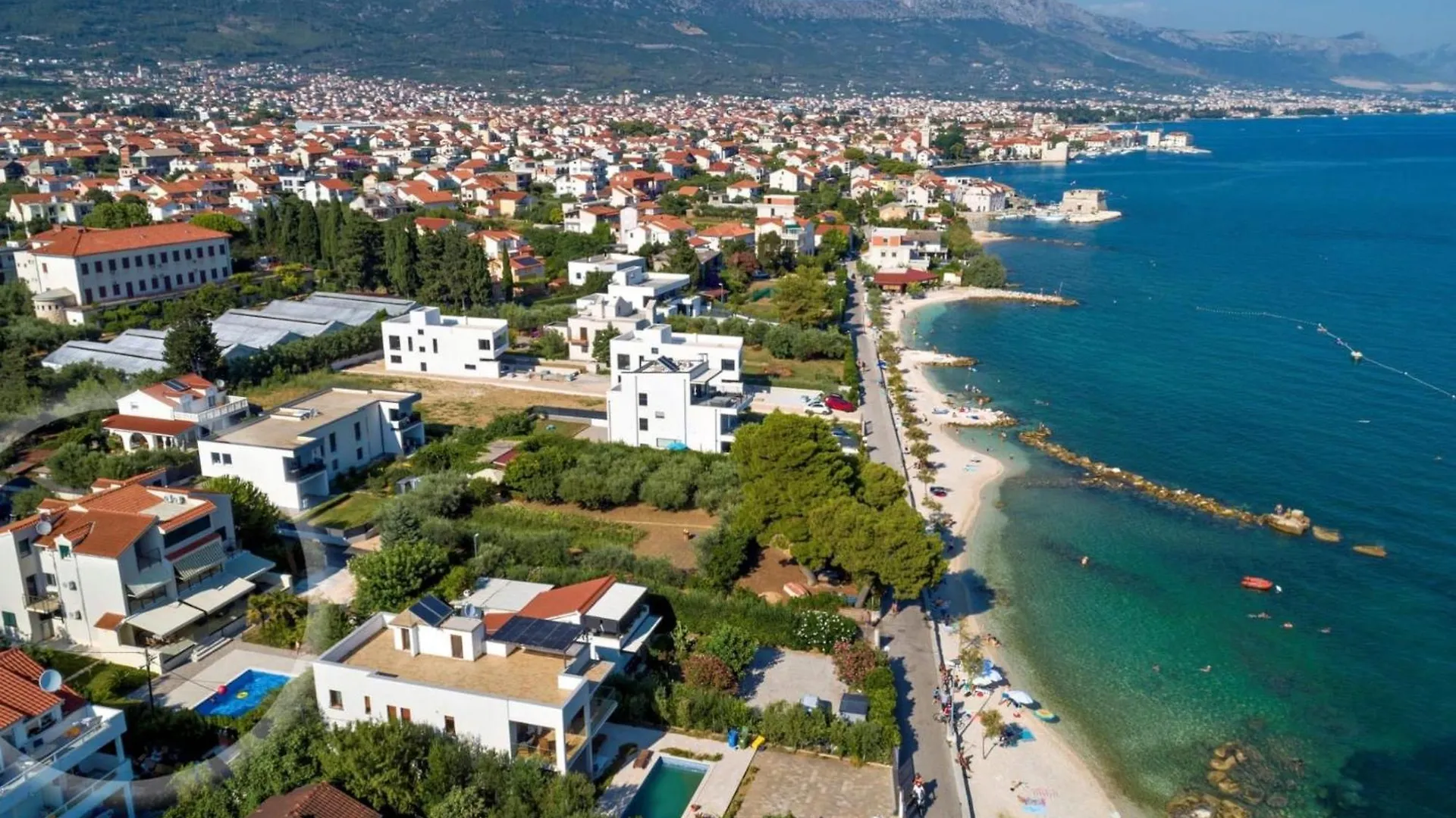 Spacious Kastel Stafilic Apartment With Private Pool Kastela Croatia