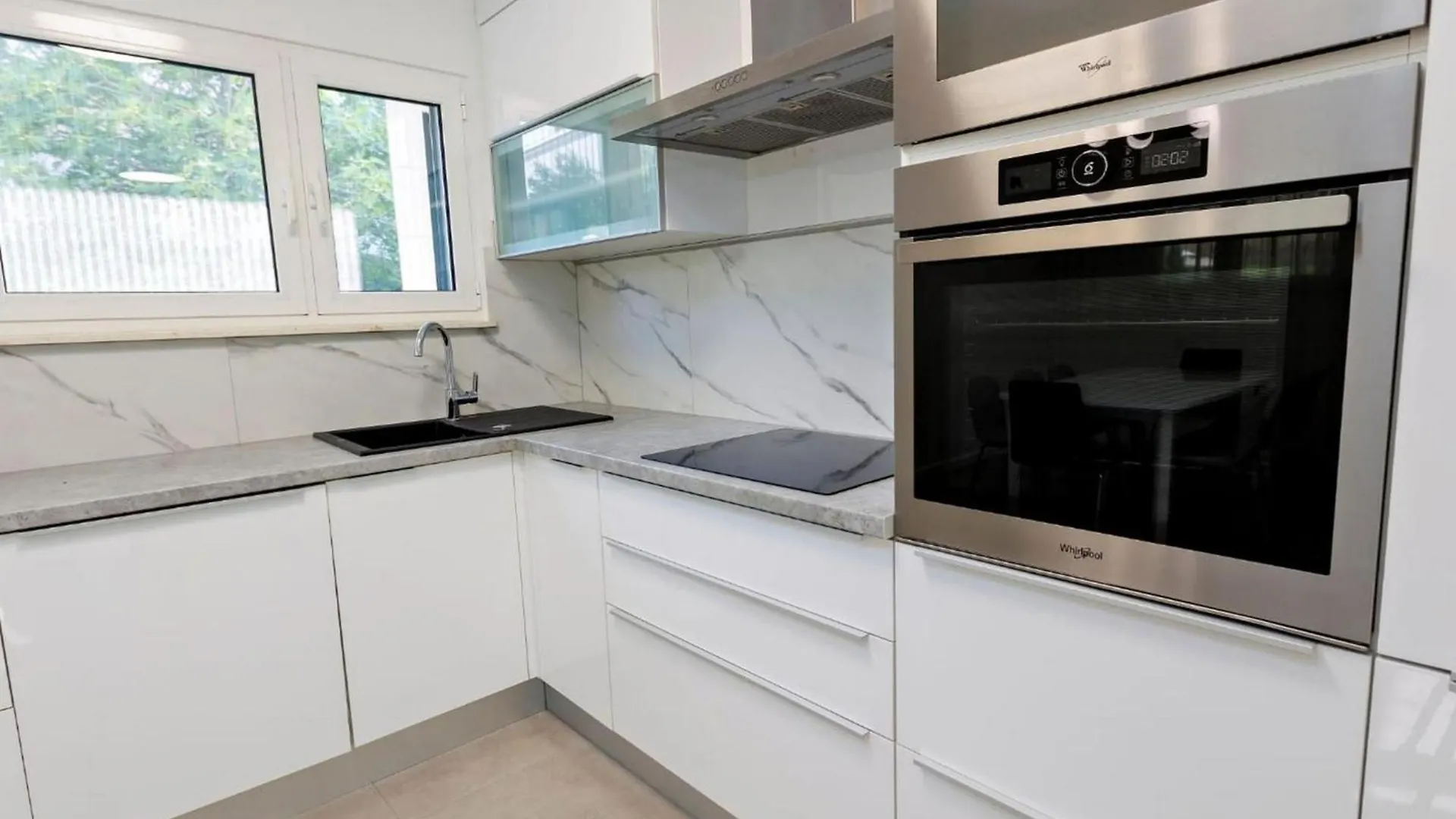 Spacious Kastel Stafilic Apartment With Private Pool Kastela Croatia