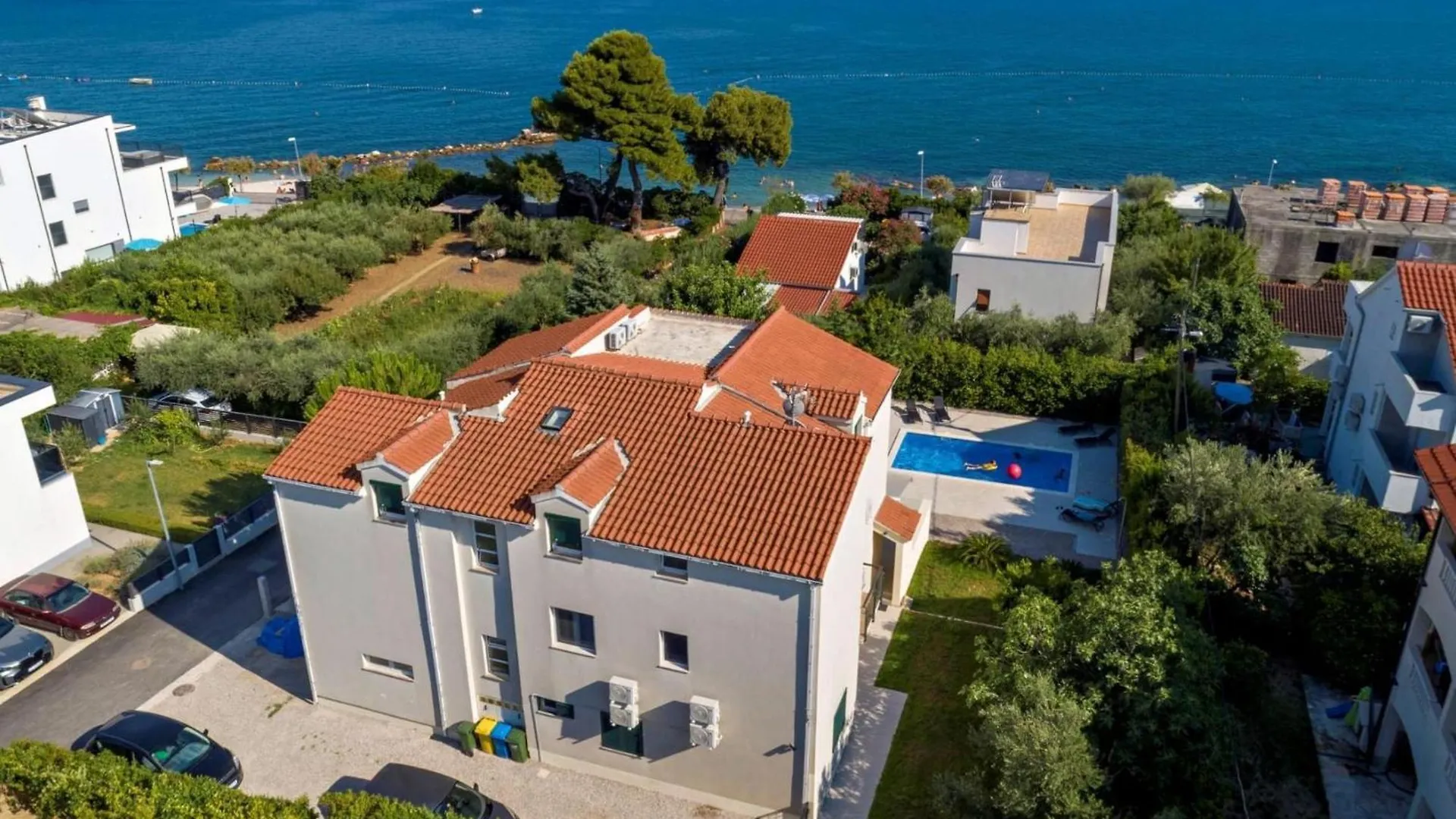 Spacious Kastel Stafilic Apartment With Private Pool Kastela Croatia