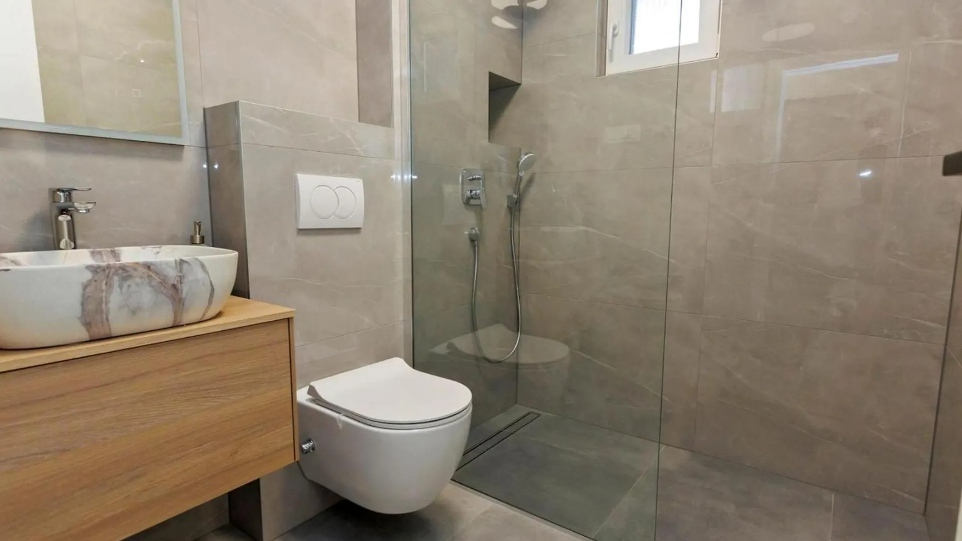 Spacious Kastel Stafilic Apartment With Private Pool Kastela